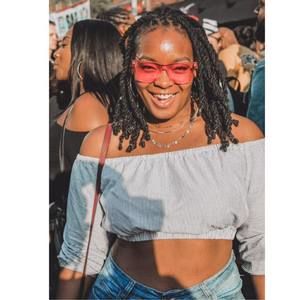 Meet your Posher, Cara